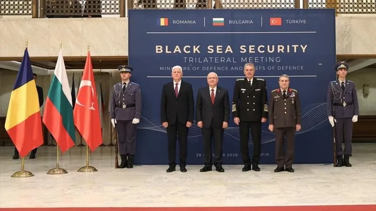 Bakan Güler, Sofya’daki üçlü toplantıya katıldı
