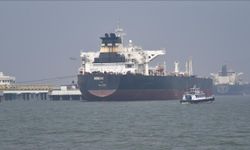 Hürmüz Boğazı'nda süper tanker mayına çarptı: İran duyurdu