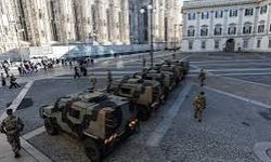 İtalya protestoları öncesi Milano'ya 500 paraşütçü asker