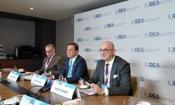 Ürolojide Yapay Zeka ve Robotik Cerrahinin Geleceği IURES 2026'da Tartışıldı