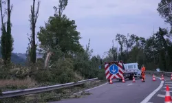Turuncu alarm: Fırtına ulaşımı felç etti!