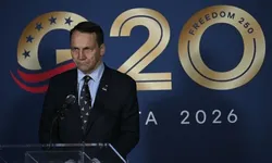 Radoslaw Sikorski: Mahkemenin yeniden işlev kazanması için harekete geçilmesi gerekiyordu!