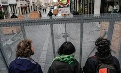 Fransa'da öğrencilerden daha iyi eğitim koşulları için eylemleri sürdürme çağrısı