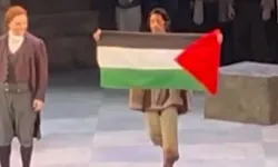 Kanada’da Filistin bayrağı krizi: Sanatçı kadrodan çıkarıldı!