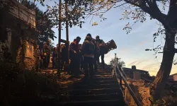 Zonguldak'ta çöken binada 1 kişi kurtarıldı, 1 kişi için arama çalışması başlatıldı