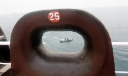 Aden Körfezi'nde şüpheli tekneler: Korsanlık şüphesi!