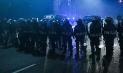 Polonya’da Anayasa Mahkemesi krizi: Cumhurbaşkanı uçağını geri çevirdi... İşte detaylar!