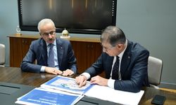 Bakan Uraloğlu ve Cemil Tugay’dan İzmir’in ulaşımı için kritik görüşme!