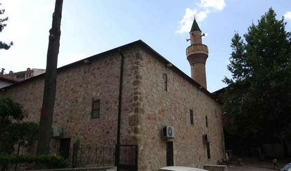 Anadolu'nun ilk Türk Camilerinden Garipler Cami 932 yıldır ibadete açık