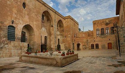 Kilise olarak kullanılan tarihi yapı kültürel etkinliklerle yeniden canlanıyor