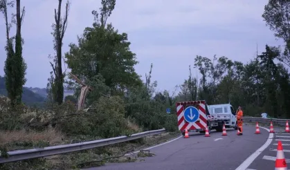Turuncu alarm: Fırtına ulaşımı felç etti!