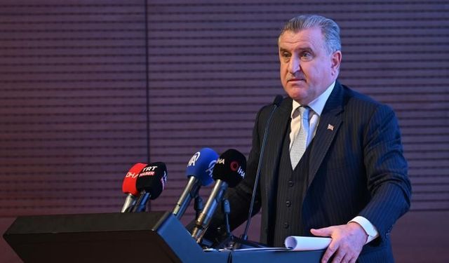 Bakan Bak: 100 bin yapay zeka girişimcisi yetiştirmeyi hedefliyoruz