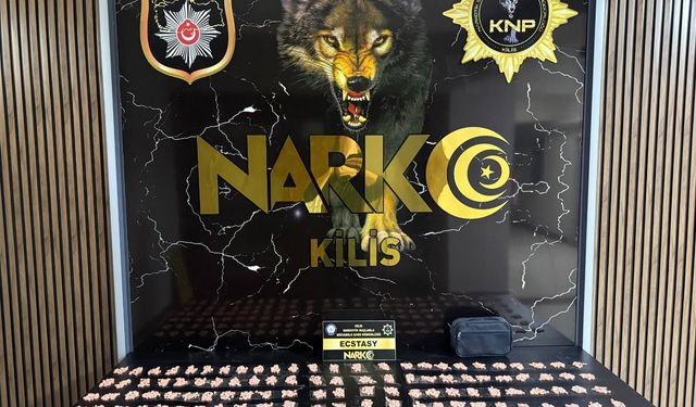Kilis'te düzenlenen yasaklı madde operasyonunda 3 bin sentetik hap ele geçirildi, 2 şüpheli yakalandı.