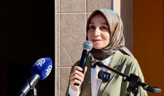 Usta, İzmit'te Şule Yüksel Şenler Okul Kütüphanesi'ni açtı