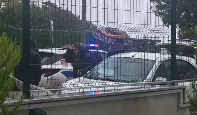 Avcılar'da okul önünde kavga çıktı, çarşı bekçisi veliyi silahla ayağından vurdu!