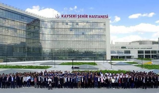 Kayseri Şehir Hastanesi'nde ebeler gebelerin doğum korkusunu yeniyor