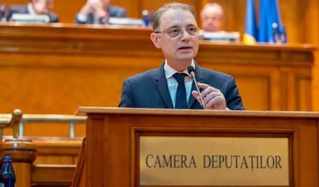 Romanya’da Luca Niculescu liderliğinde yeni hükümet göreve başladı