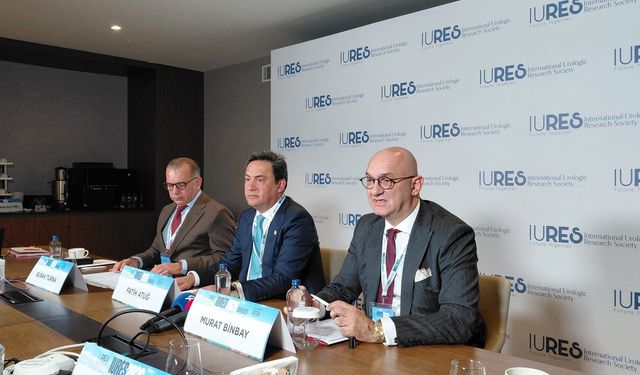 Ürolojide Yapay Zeka ve Robotik Cerrahinin Geleceği IURES 2026'da Tartışıldı