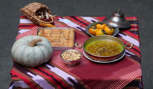 Trabzon Gastronomi Festivali'nde kuymak ve gerdanı tatlısı