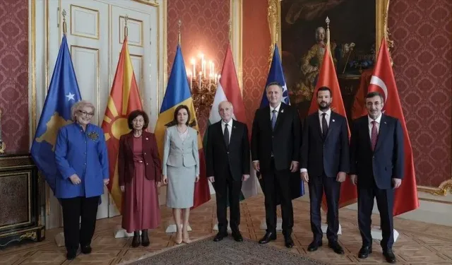 Cumhurbaşkanı Yardımcısı Yılmaz, Macaristan’daki resmi anma programlarına katıldı!
