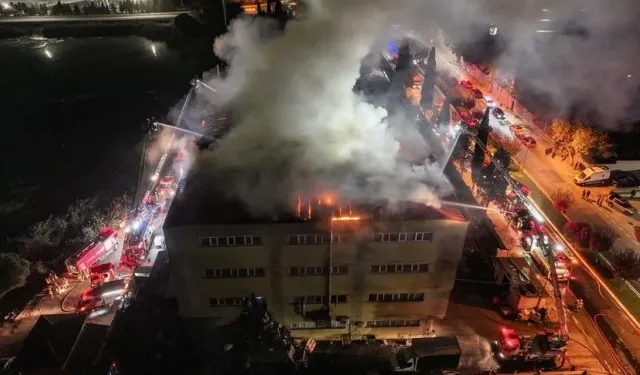 Tuzla'da ayakkabı fabrikasında çıkan yangın söndürüldü!