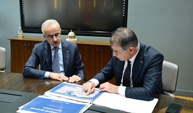 Bakan Uraloğlu ve Cemil Tugay’dan İzmir’in ulaşımı için kritik görüşme!