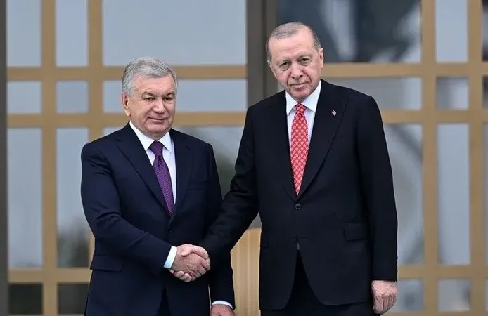 Cumhurbaşkanı Erdoğan, Özbekistan Cumhurbaşkanı Mirziyoyev ile bir araya geldi!