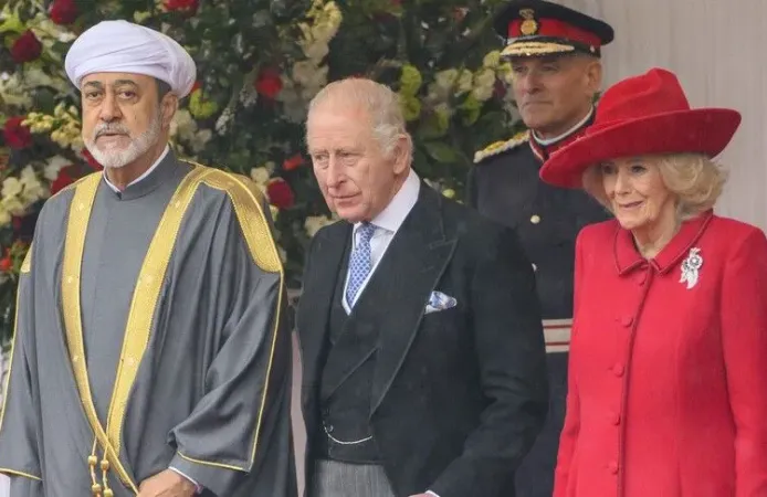 Britanya Kralı Charles, Umman Sultanını memnuniyetle karşıladı.