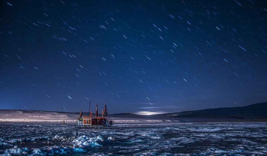 Çıldır Gölü, masalsı kış manzarasıyla kendine hayran bırakıyor❄️