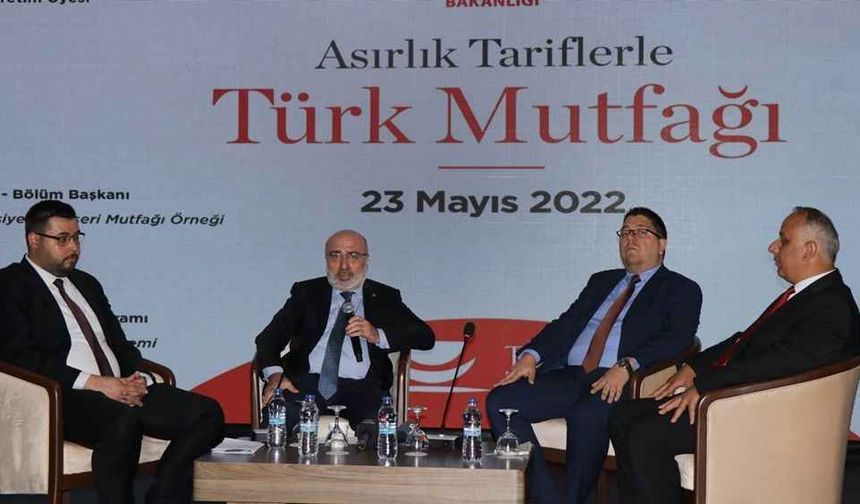 Kayseri'de "Asırlık Tariflerle Türk Mutfağı" paneli düzenlendi