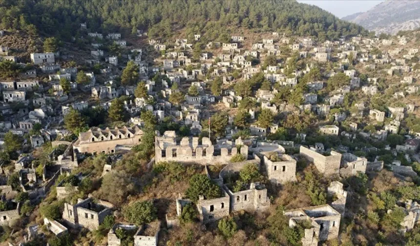 Fethiye'deki 'Hayalet köy' turistlerin gözdesi oldu