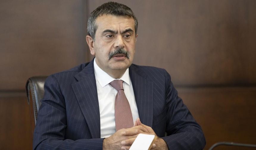 Bakan Tekin, İzmir Dikili’de hayırsever ailenin yaptırdığı meslek lisesini açtı