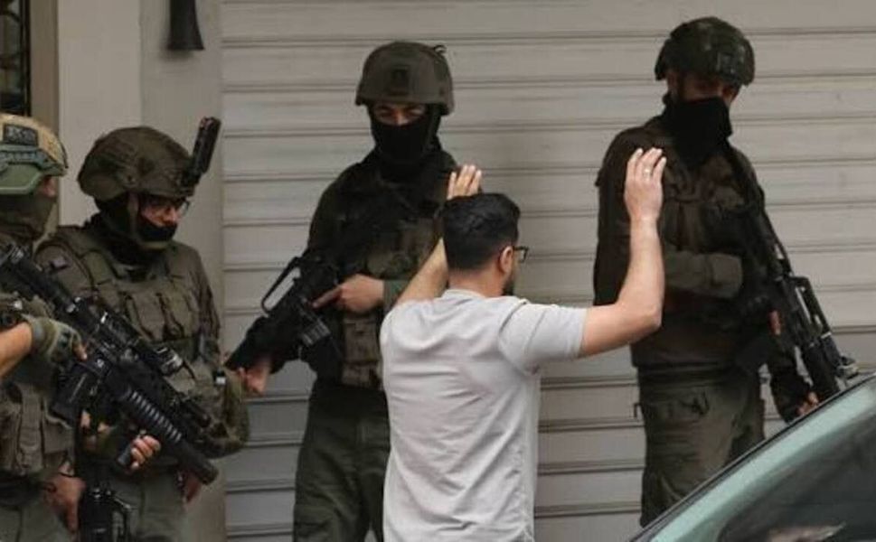 Batı Şeria'da 17 Filistinli gözaltına alındı: Biri gazeteci