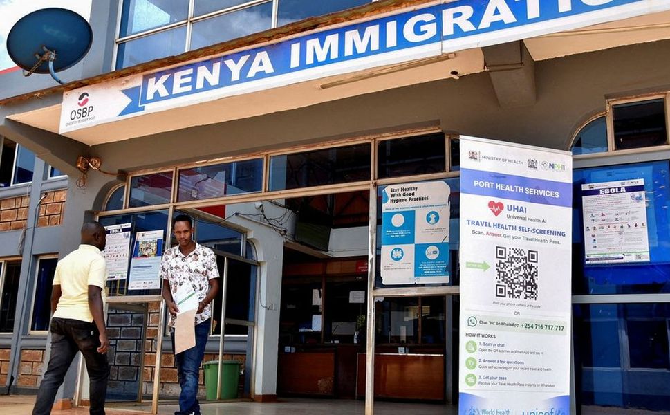 Ebola sınırlar kapanacak mı? Afrika ülkeleri açık tutacak