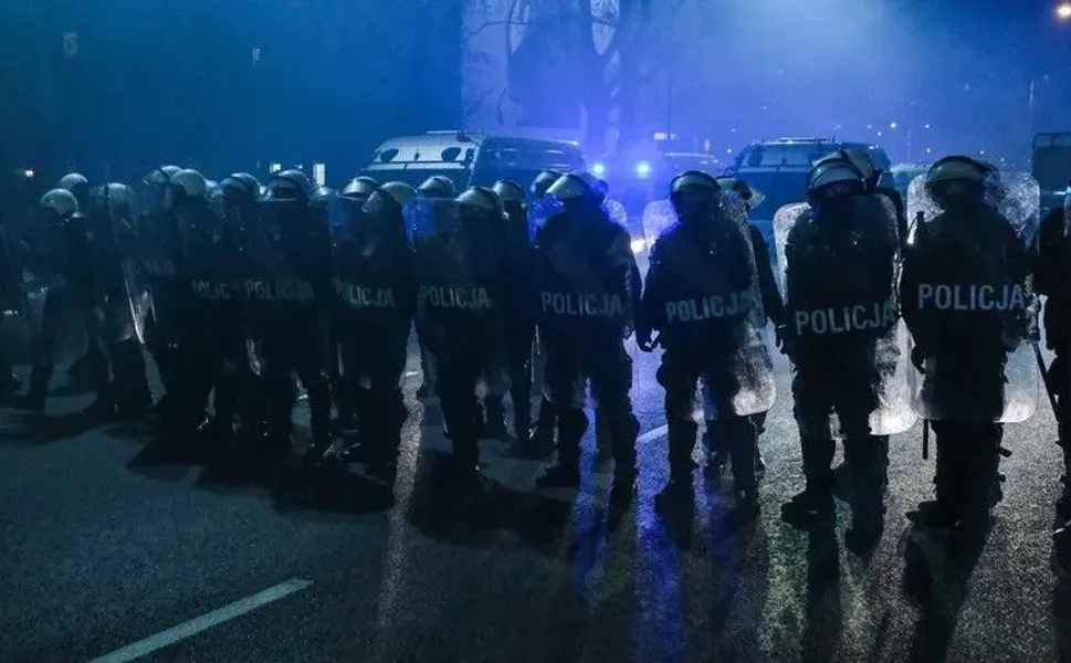 Polonya’da Anayasa Mahkemesi krizi: Cumhurbaşkanı uçağını geri çevirdi... İşte detaylar!