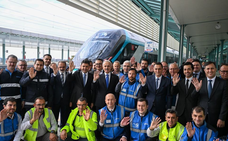 Uraloğlu: Milli hızlı trenin testleri yıl sonuna kadar bitecek