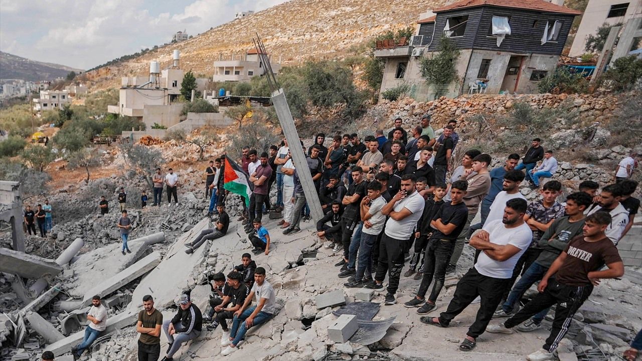 Nablus Beyta'da iki Filistinli esirin evi neden yıkıldı?