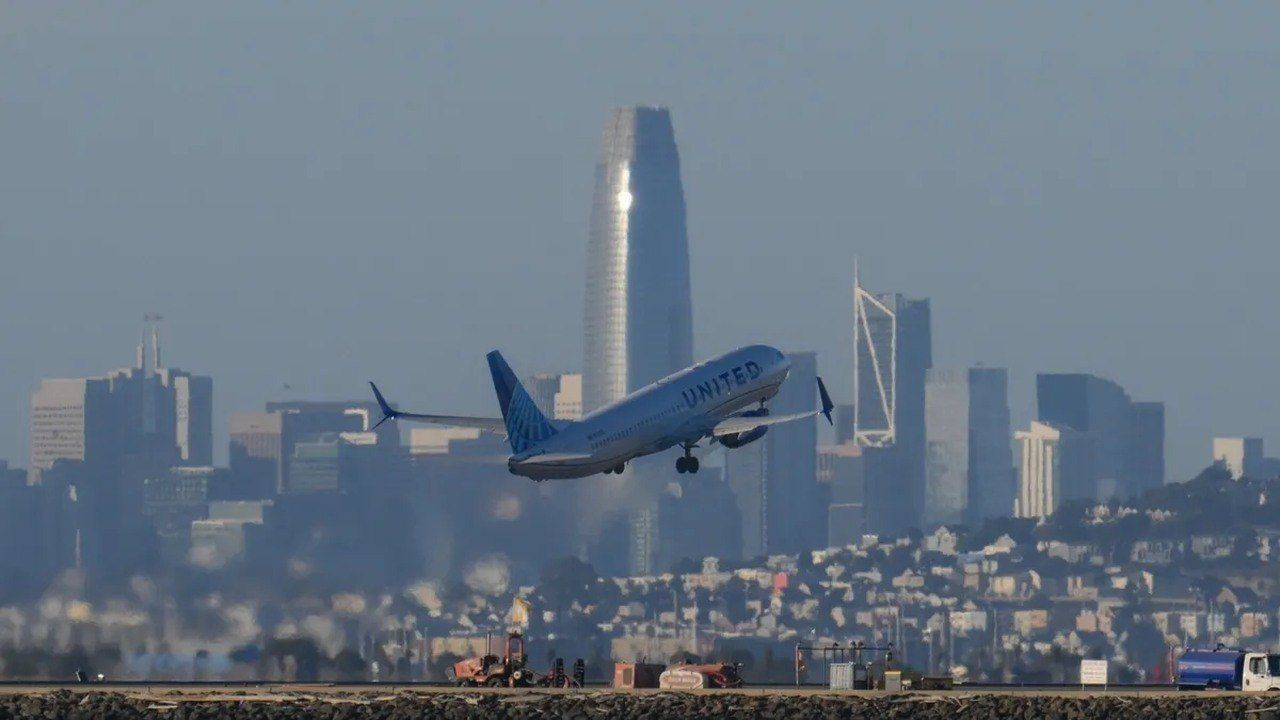 United Airlines uçağı ter*r tehdidi nedeniyle geri döndü