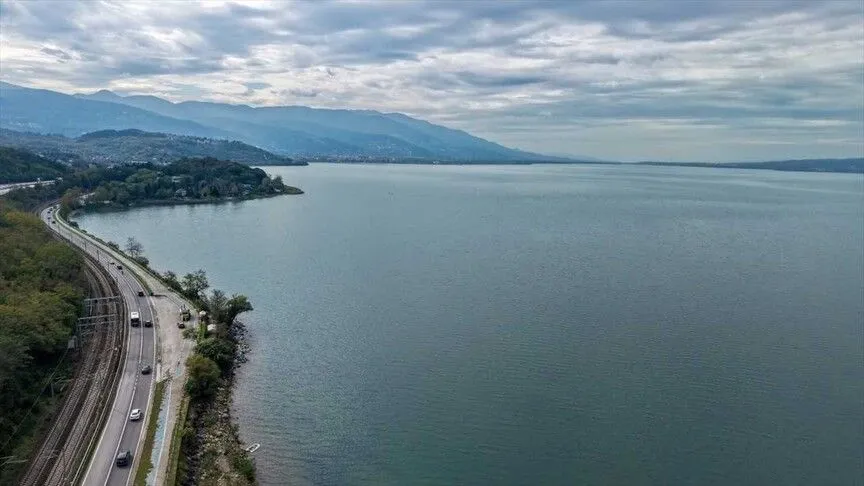 Sapanca Gölü’nde su seviyesi yükseldi