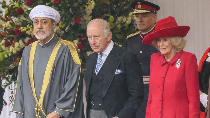 Britanya Kralı Charles, Umman Sultanını memnuniyetle karşıladı.