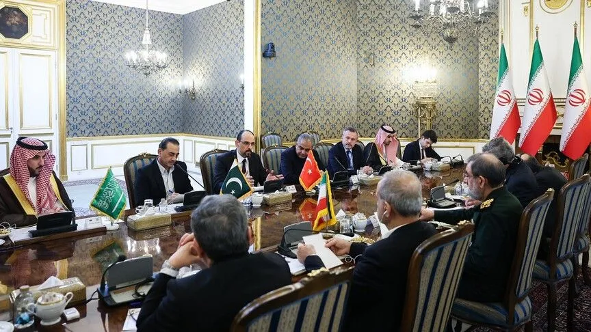 Tahran’da kritik görüşme: Kalın, Pezeşkiyan ile bir araya geldi